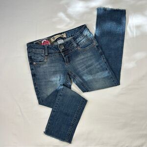 freestyle revolution | size 1 | embroidered capri low-rise jeans